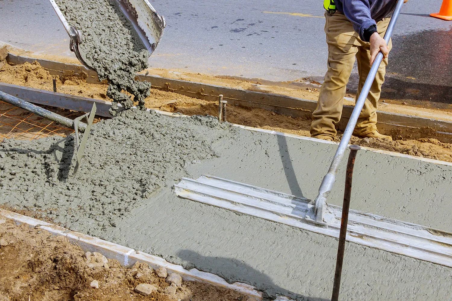 Commercial Concrete Paving crews working in Grand Prairie, TX