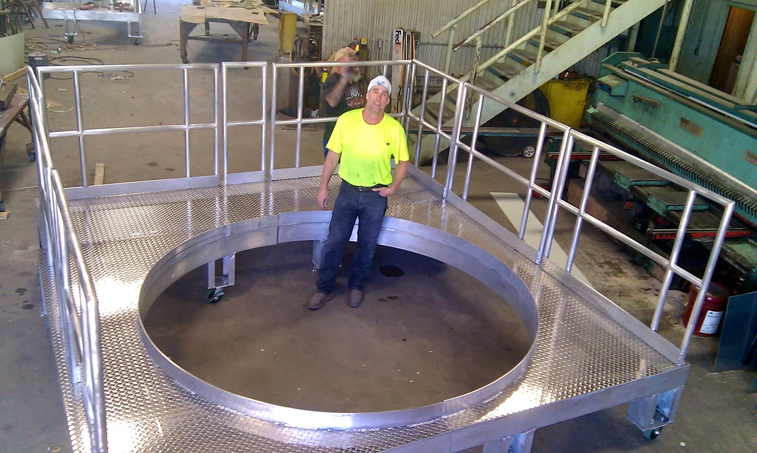 Metal Fabrication crews working in Grand Prairie, TX