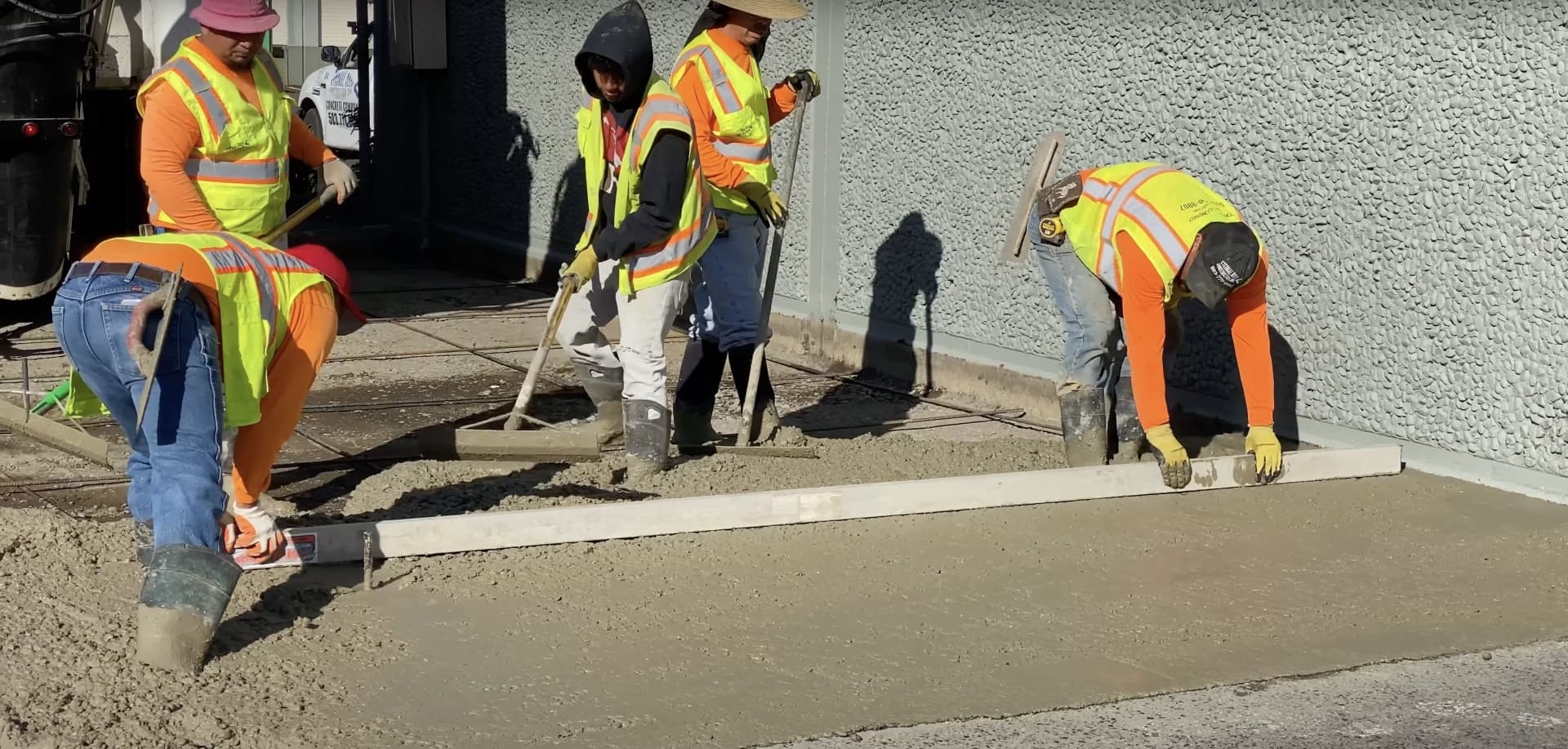 Roadway Construction crews working in Grand Prairie, TX